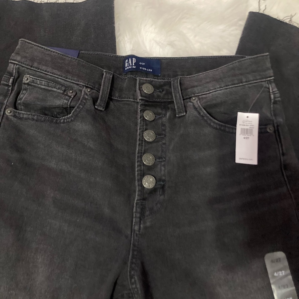 Gap jeans size 4/27 brand new never worn
